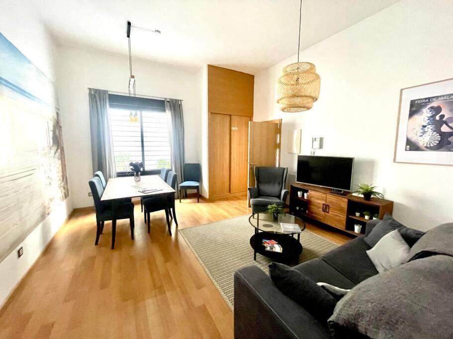 Appartement Downtown Jinetes Deluxe With Pool & Free Parking à Málaga Extérieur photo